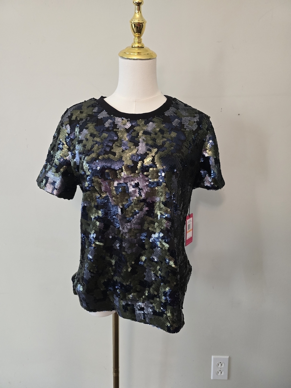 Vince Camuto New With Tags Black & Olive Camo Print Sequin Short-Sleeve Tee